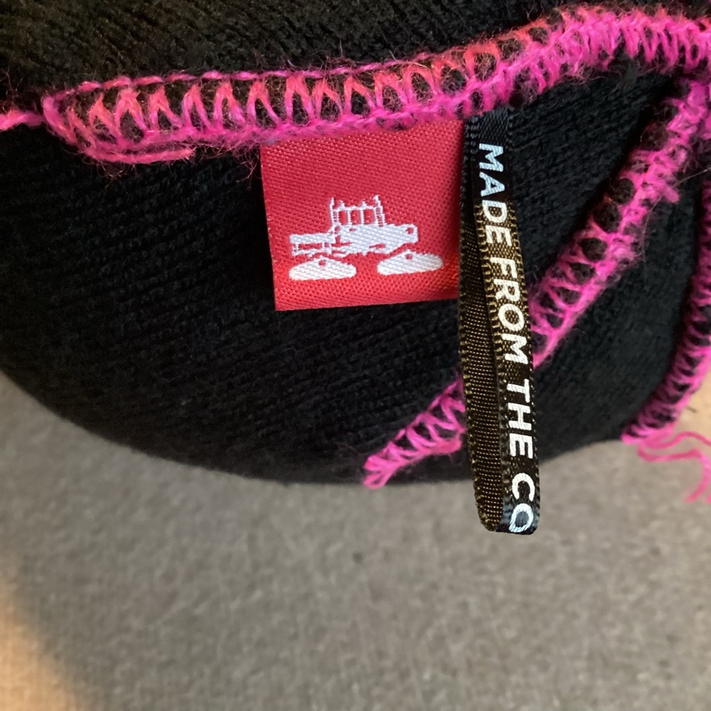 Space craft x Mt. Bachelor Oregon Beanie Hat Made from the cold weather - Picture 6 of 9